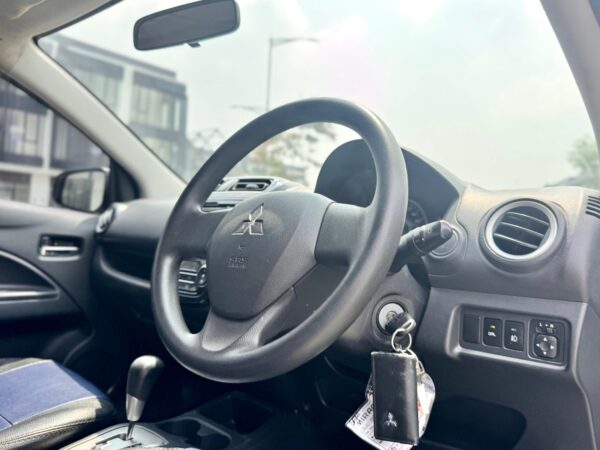 MIRAGE GL SPORT AT PUTIH 2015 - Gambar 12