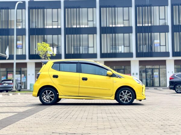 AGYA 1.2 GR SPORT AT KUNING 2021 - Gambar 5