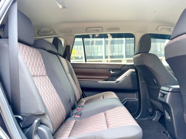 INNOVA ZENIX 2.0 G AT HITAM 2024 - Gambar 13