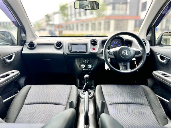 MOBILIO RS MT SILVER 2015 - Gambar 10