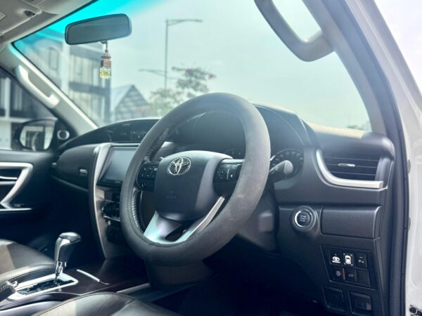 FORTUNER 2.4 VRZ AT PUTIH 2016 - Gambar 12