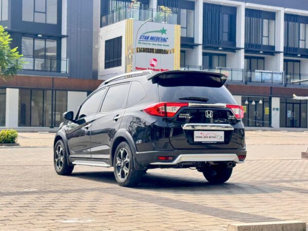 BRV E PRESTIGE AT HITAM 2016 - Gambar 5
