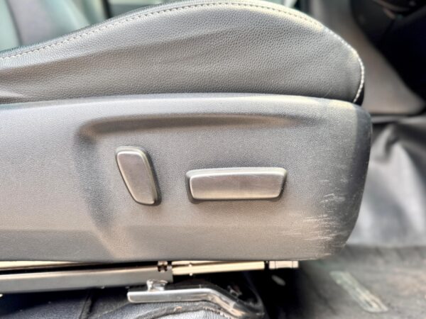 FORTUNER 2.4 VRZ GR SPORT AT HITAM 2022 - Gambar 15