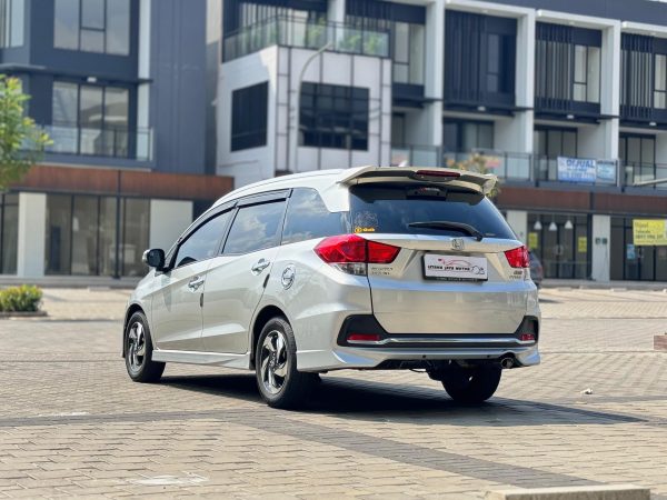 MOBILIO RS MT SILVER 2015 - Gambar 7