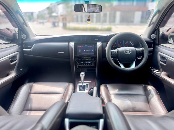 FORTUNER 2.4 VRZ AT PUTIH 2016 - Gambar 10