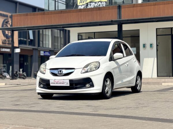 BRIO E AT PUTIH 2014 - Gambar 3