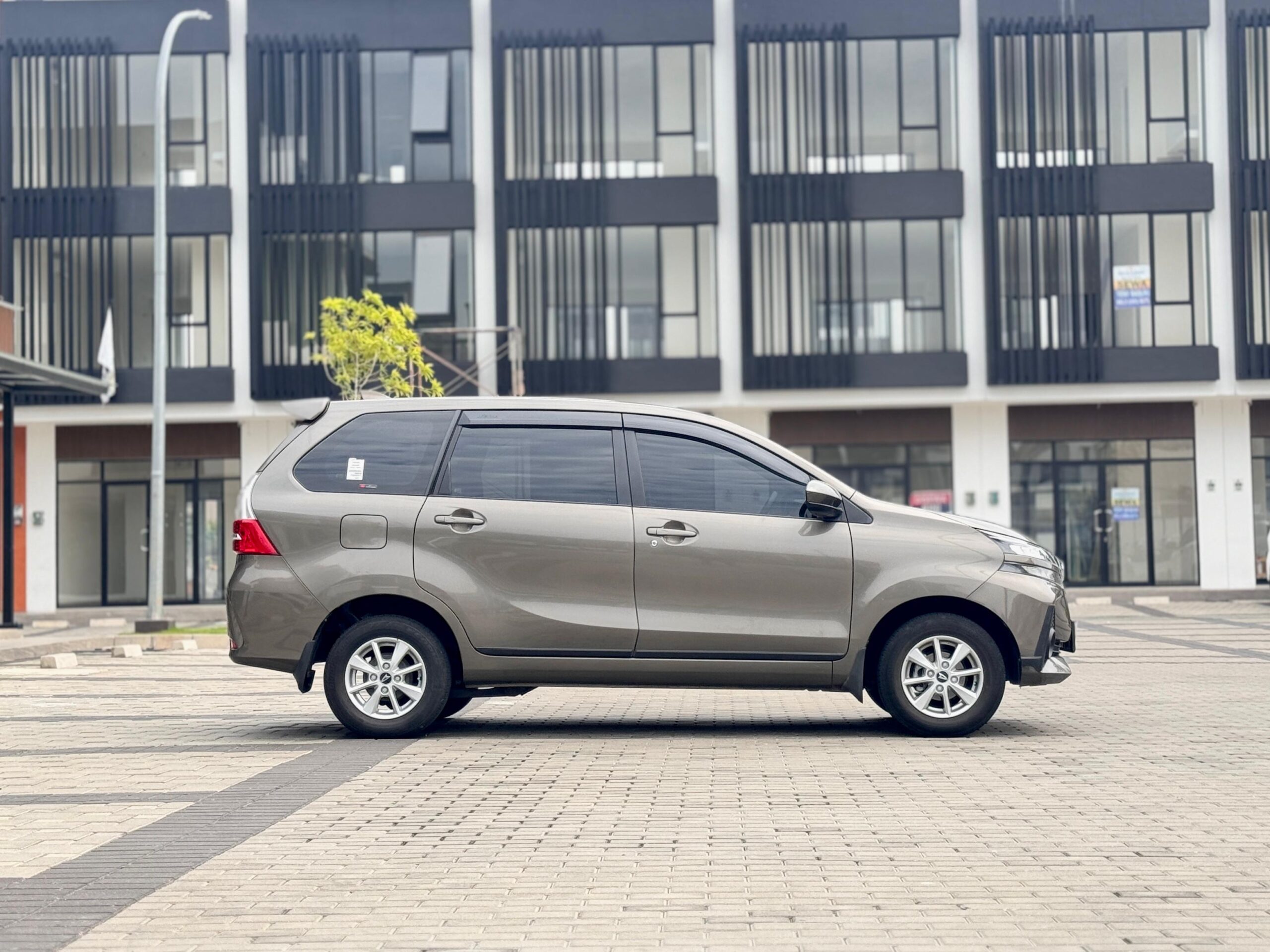 XENIA R DELUXE AT COKLAT 2019 - Gambar 6