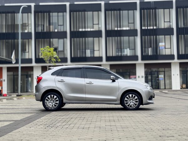 BALENO HB AT SILVER 2019 - Gambar 4