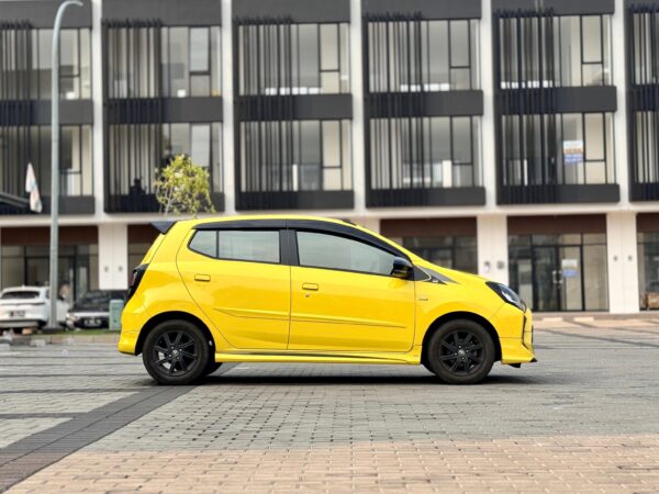 AGYA 1.2 GR SPORT AT KUNING 2022 - Gambar 4