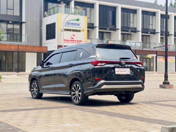 VELOZ Q AT HITAM 2022 - Gambar 7