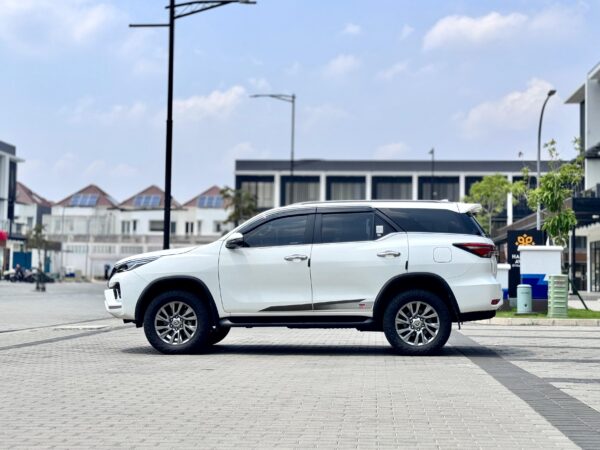 FORTUNER 2.8 VRZ AT PUTIH 2022 - Gambar 7