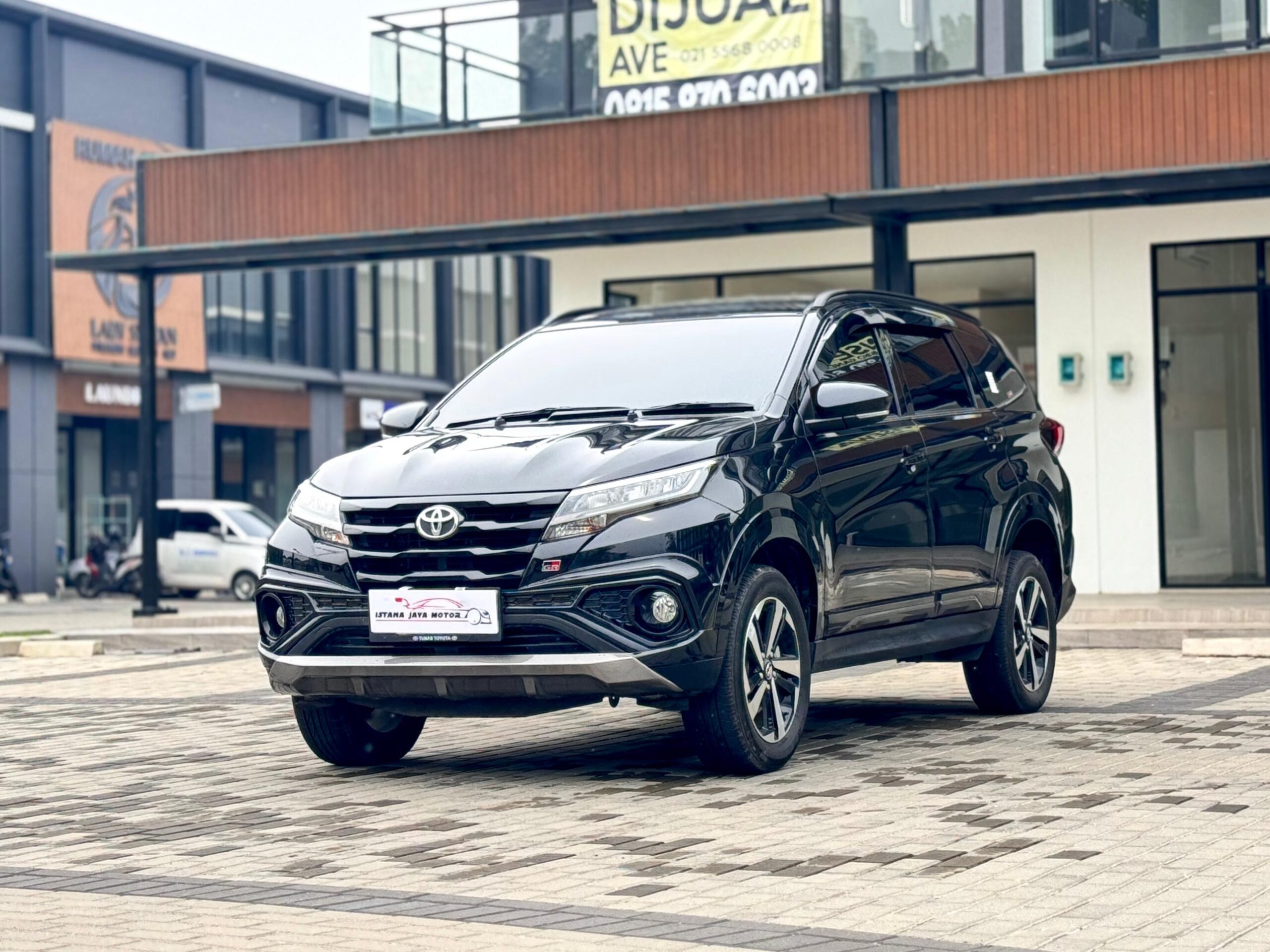 RUSH GR SPORT AT HITAM 2024 - Gambar 2