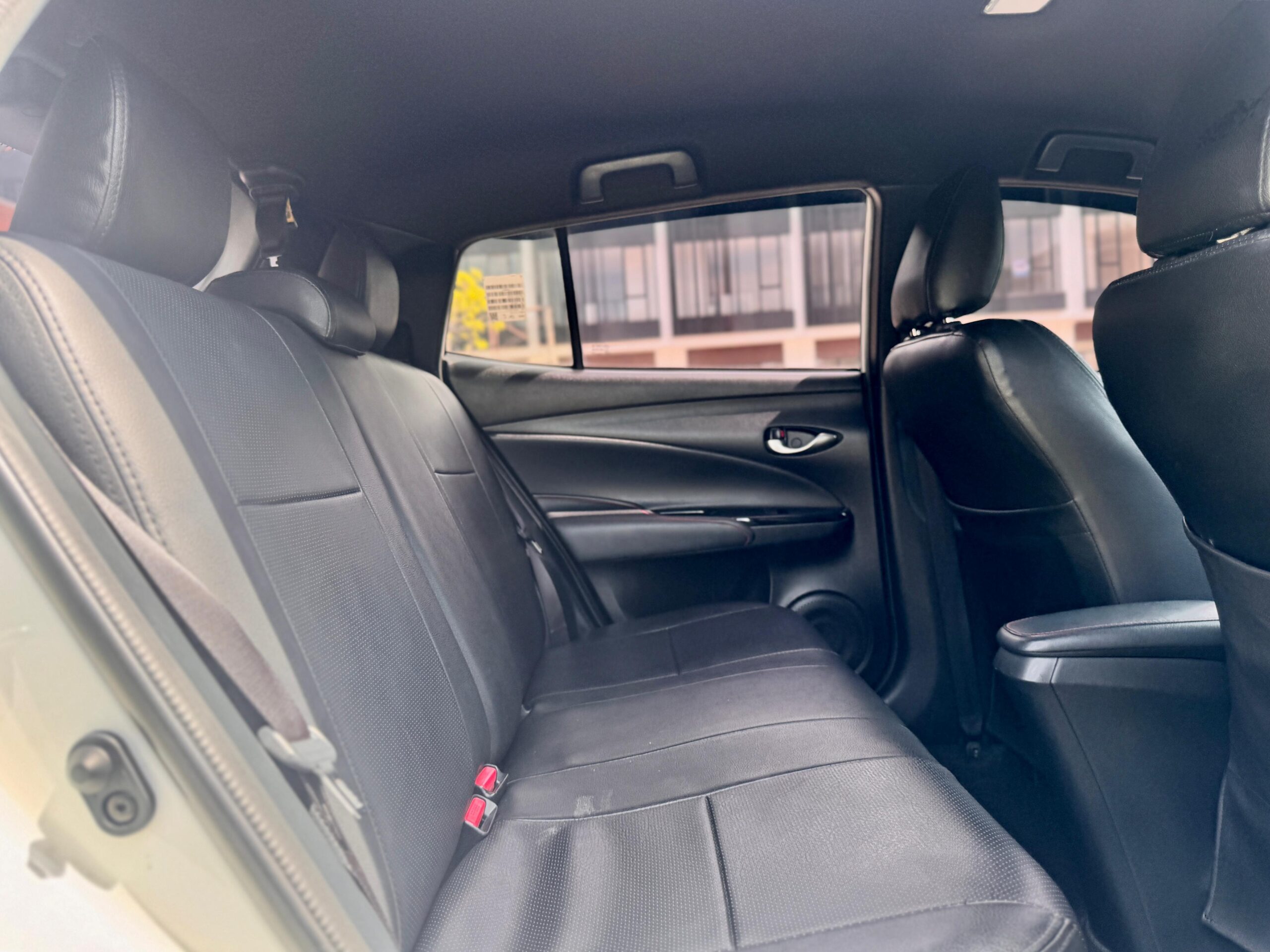 YARIS TRD AT PUTIH 2020 - Gambar 13