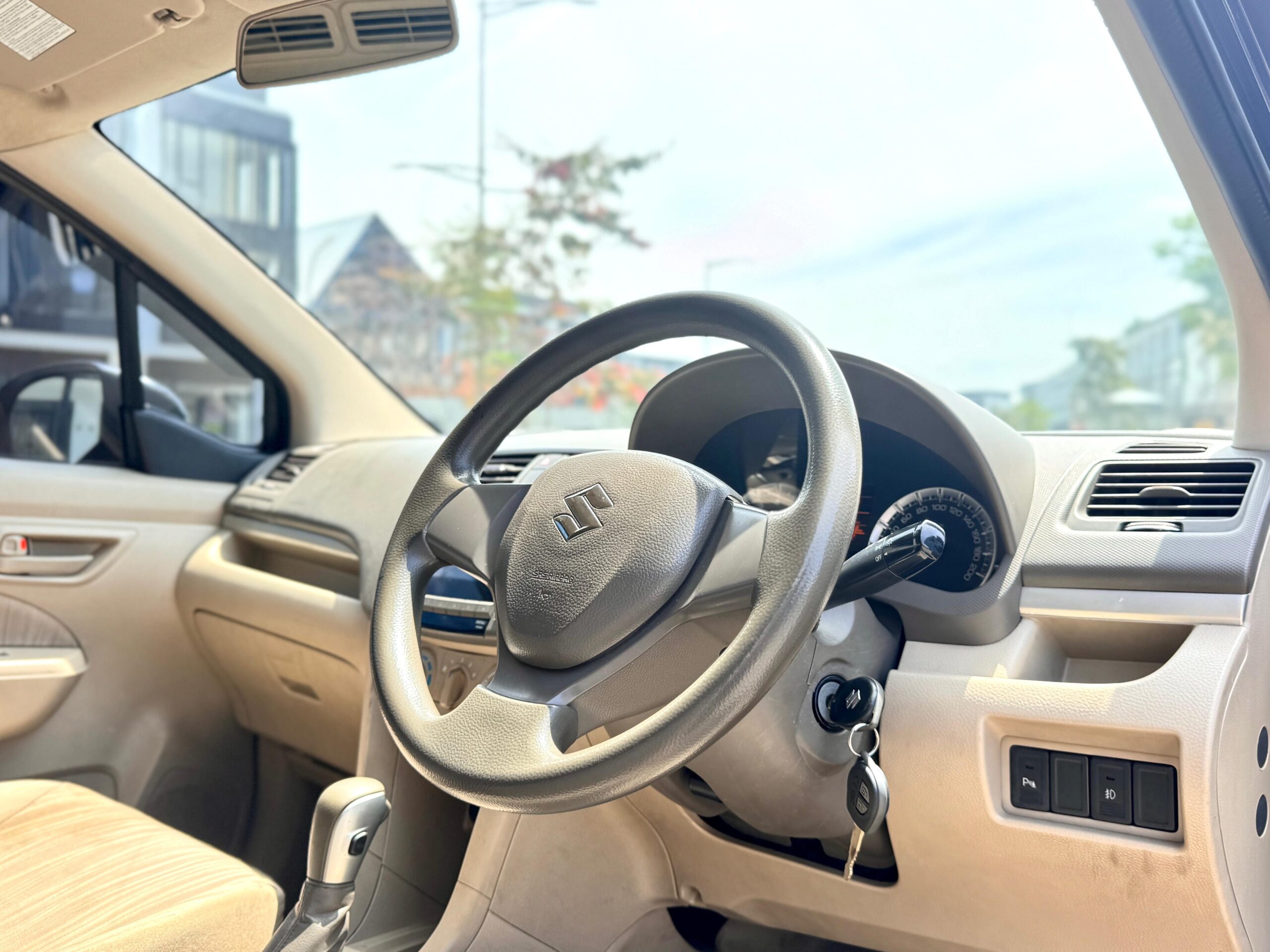 ERTIGA GL AT HITAM 2018 - Gambar 9