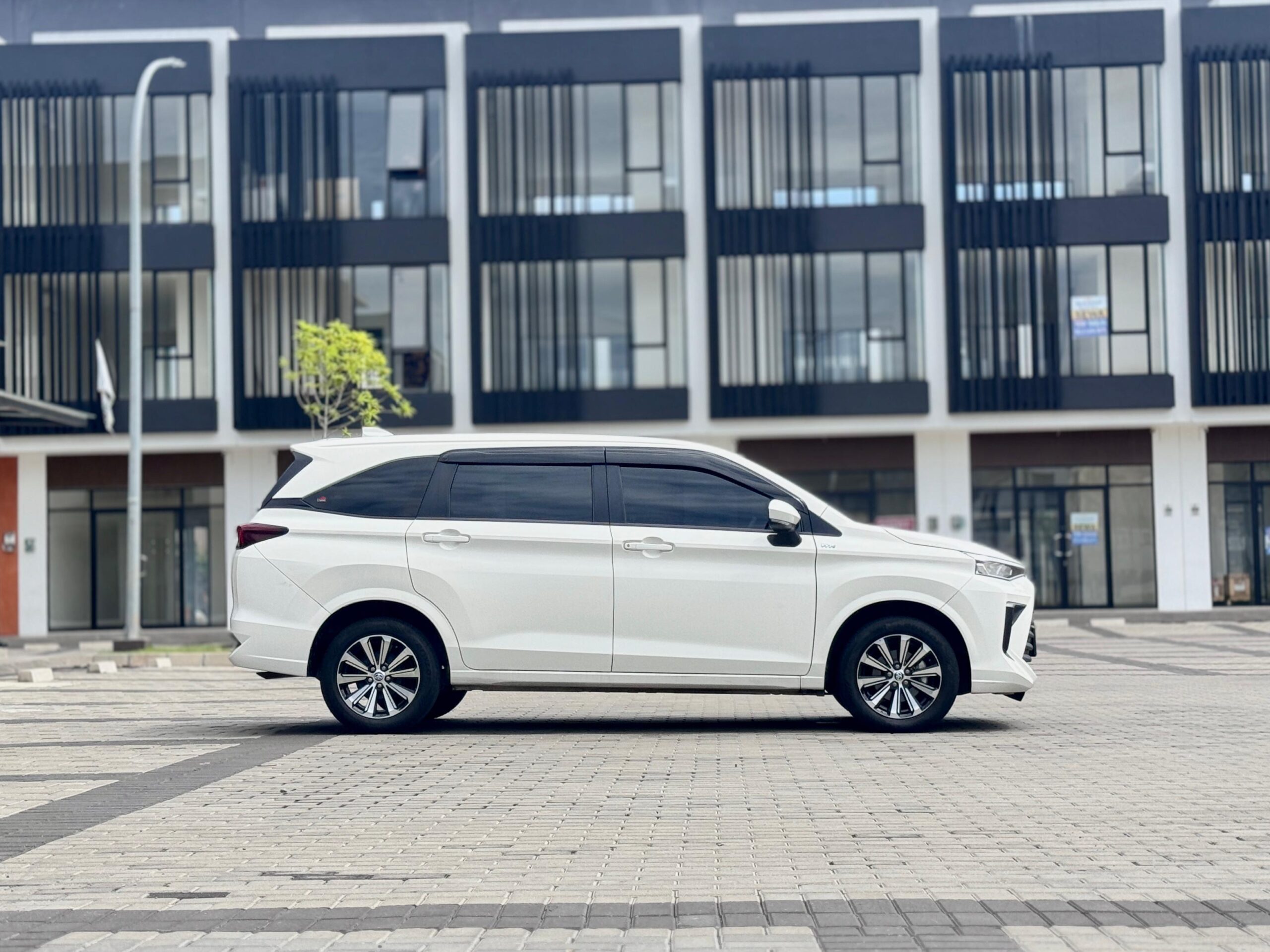 AVANZA G AT PUTIH 2023 - Gambar 5