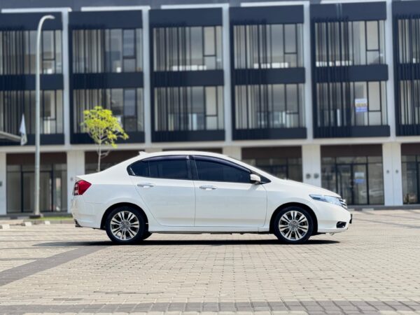 CITY RS AT PUTIH 2012 - Gambar 4