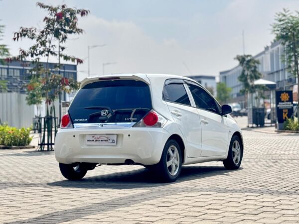 BRIO E AT PUTIH 2014 - Gambar 6