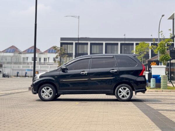 AVANZA VELOZ 1.5 AT HITAM 2013 - Gambar 7