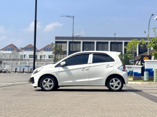 BRIO E AT PUTIH 2014 - Gambar 5