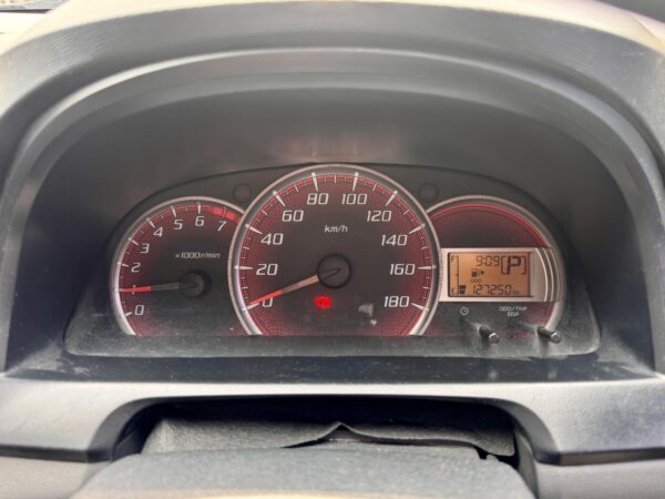AVANZA VELOZ 1.5 AT HITAM 2013 - Gambar 8