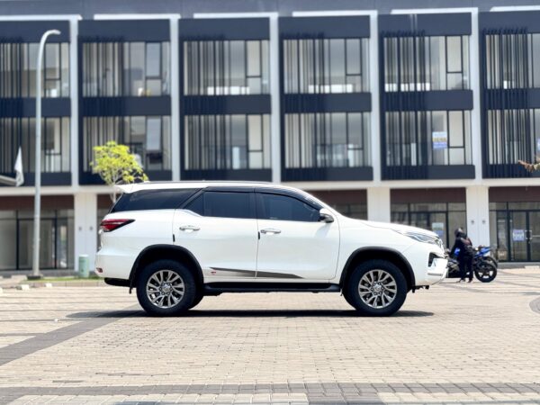 FORTUNER 2.8 VRZ AT PUTIH 2022 - Gambar 6
