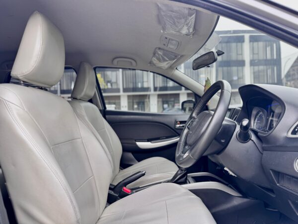 BALENO HB AT SILVER 2019 - Gambar 10