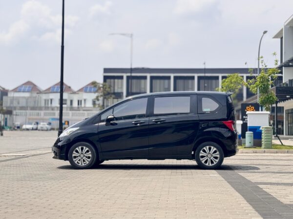 FREED S AT HITAM - Gambar 4