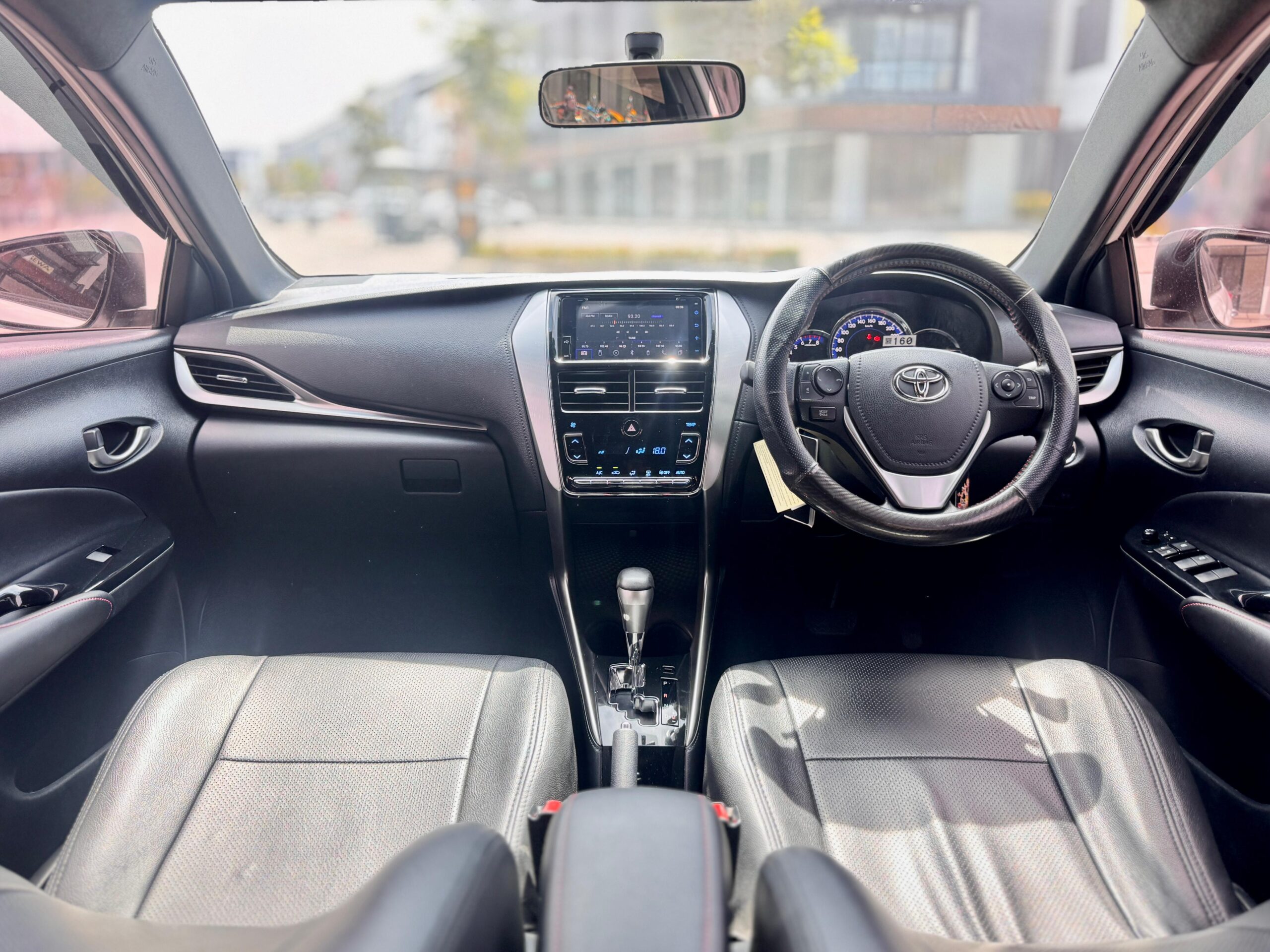 YARIS TRD AT PUTIH 2020 - Gambar 10