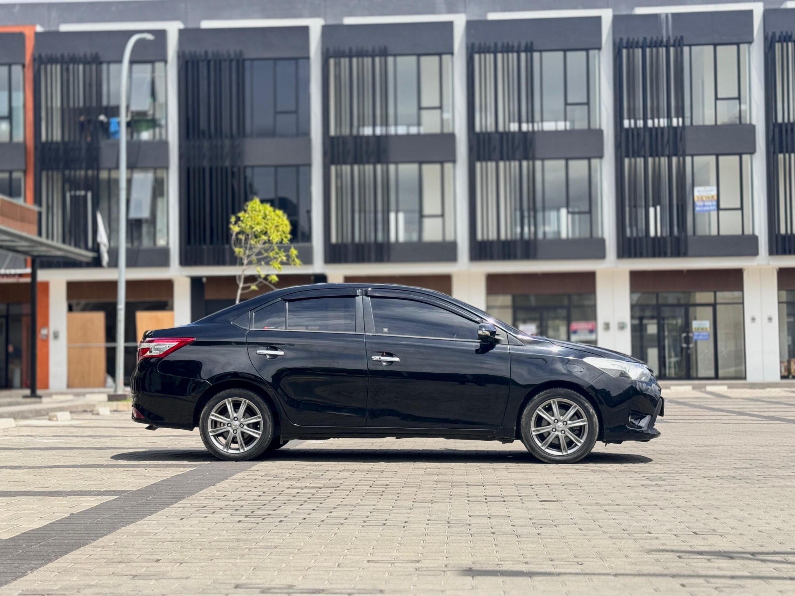 VIOS G AT HITAM 2014 - Gambar 4