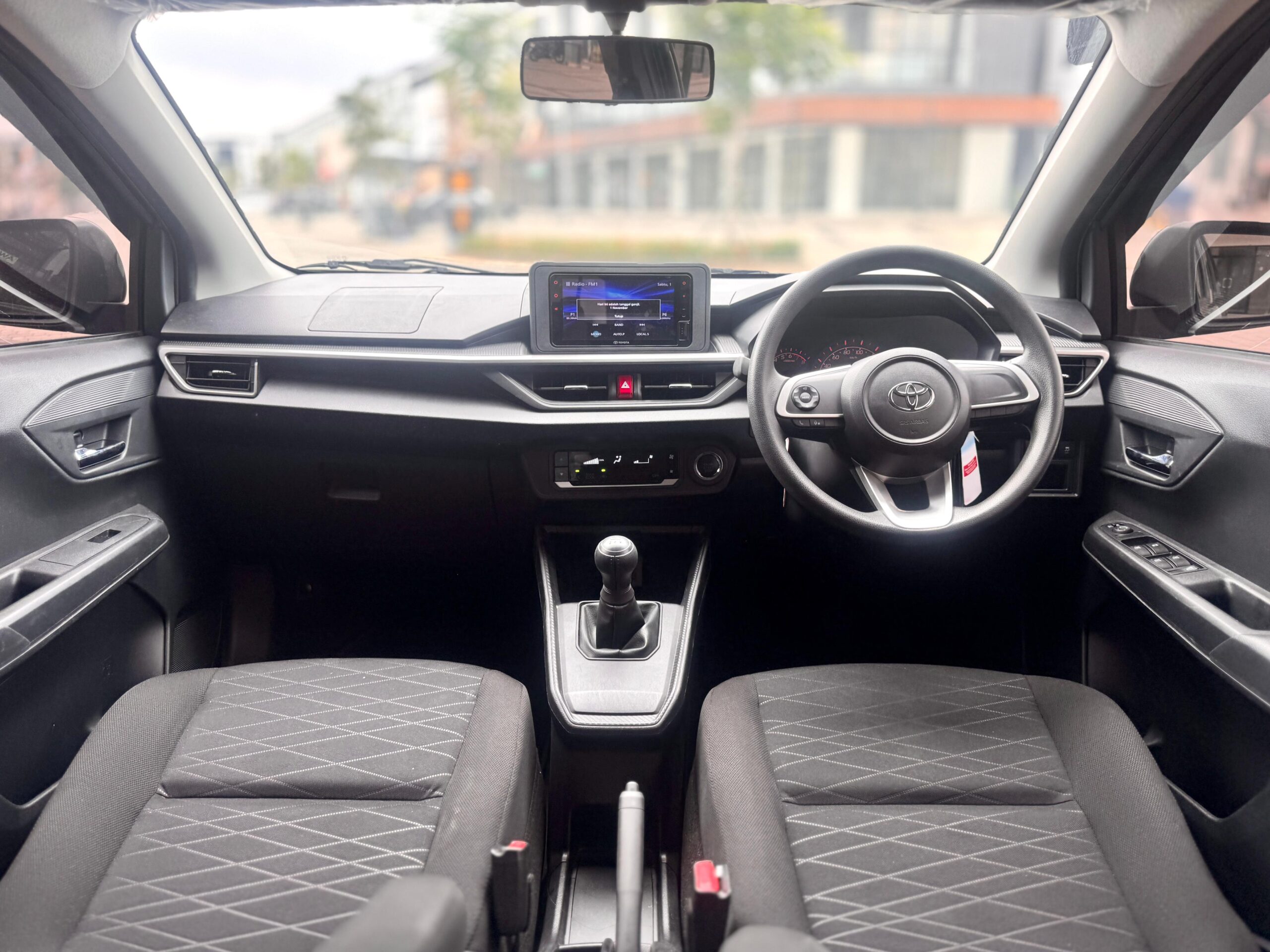 AGYA 1.2 G MT HITAM 2024 - Gambar 9