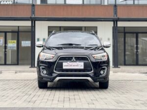 OUTLANDER PX AT HITAM 2018