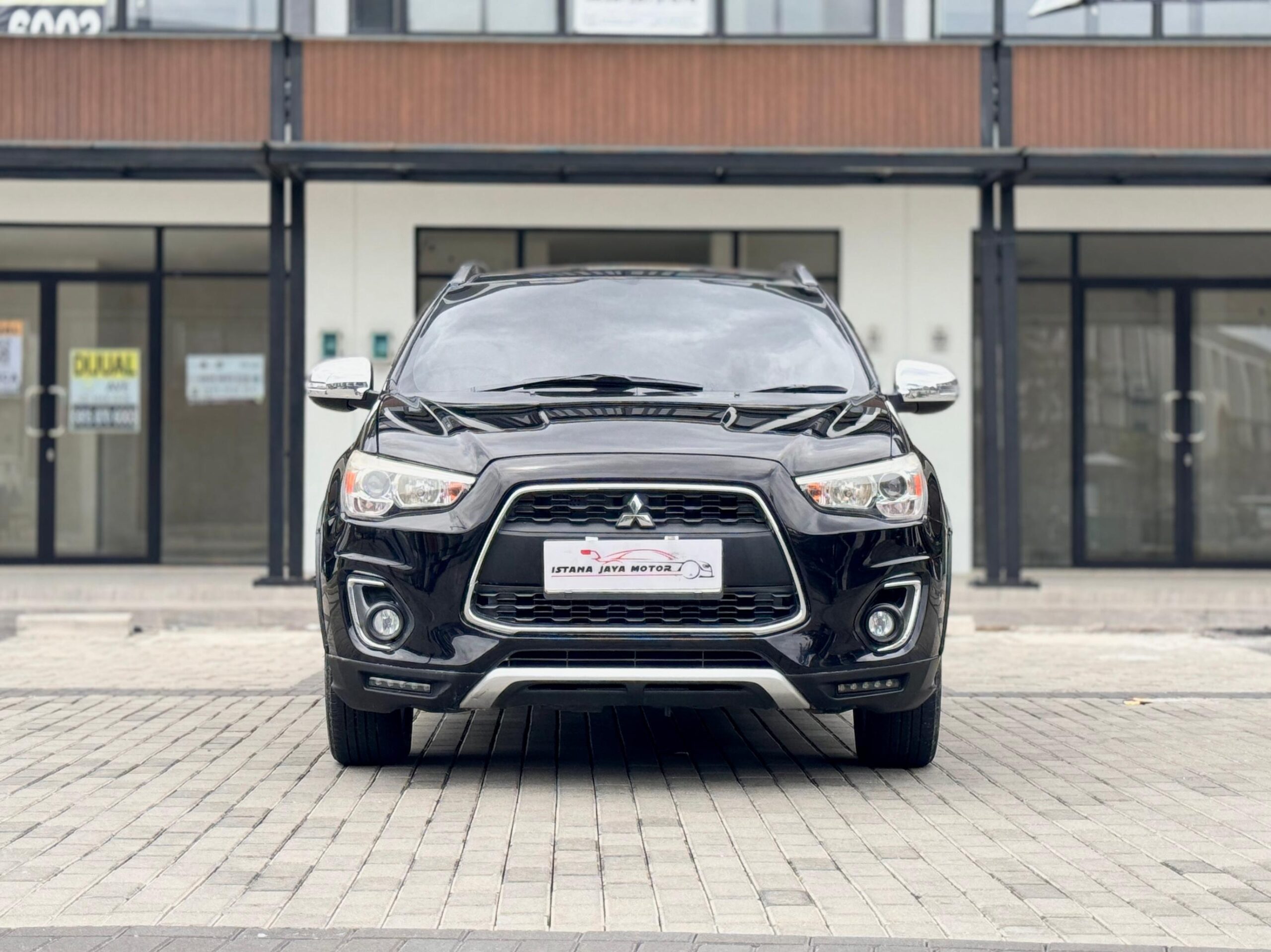 OUTLANDER PX AT HITAM 2018