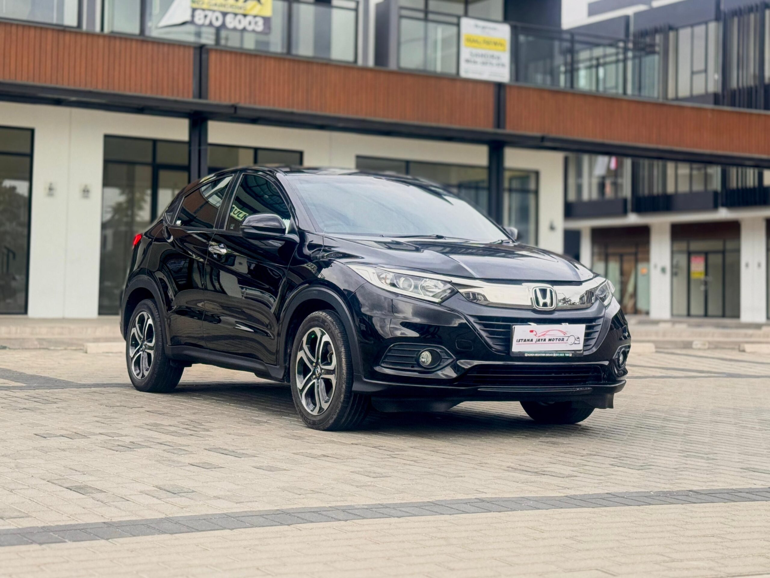 HRV E AT HITAM 2021 - Gambar 2