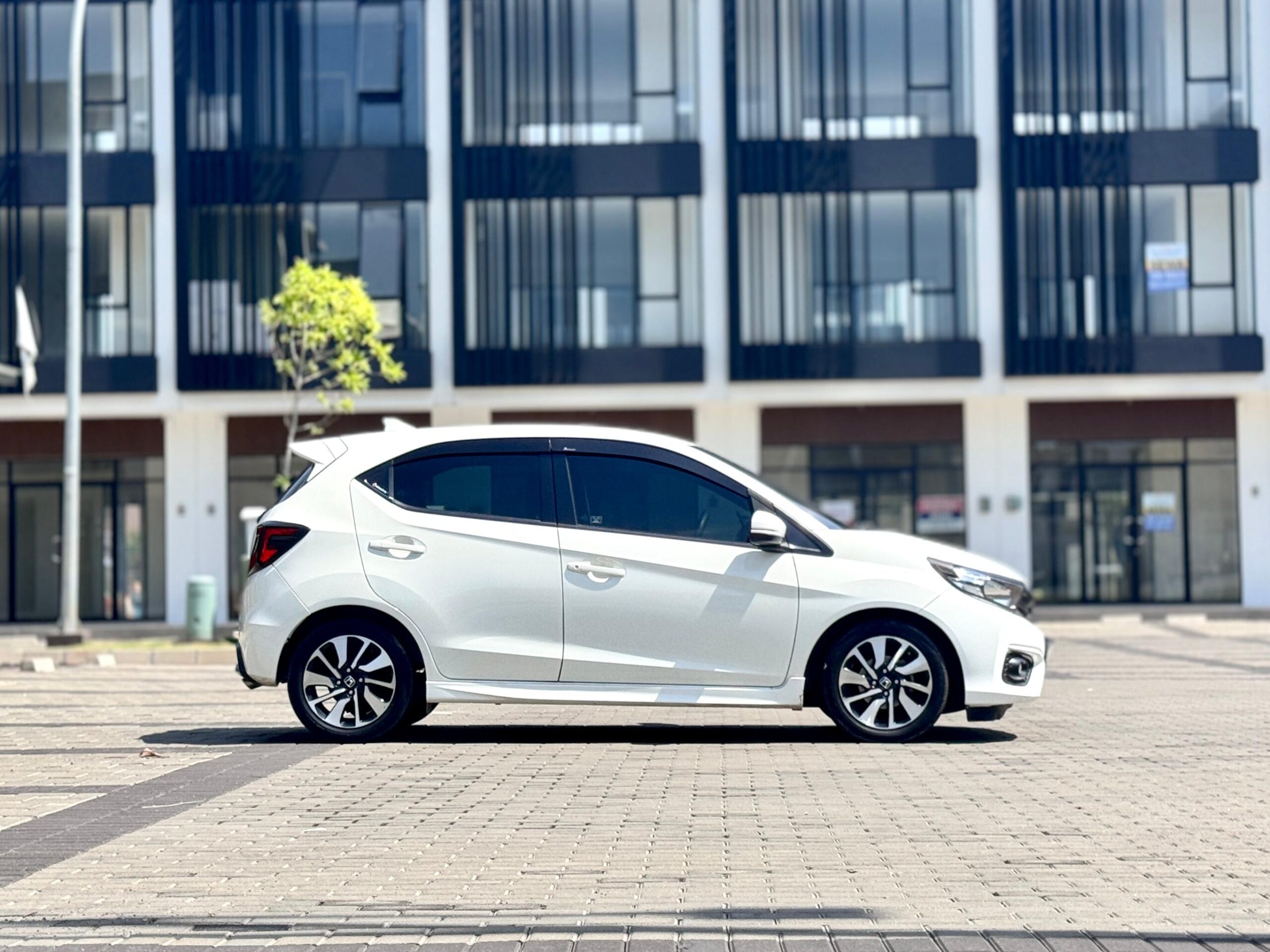 BRIO RS AT PUTIH 2020 - Gambar 5