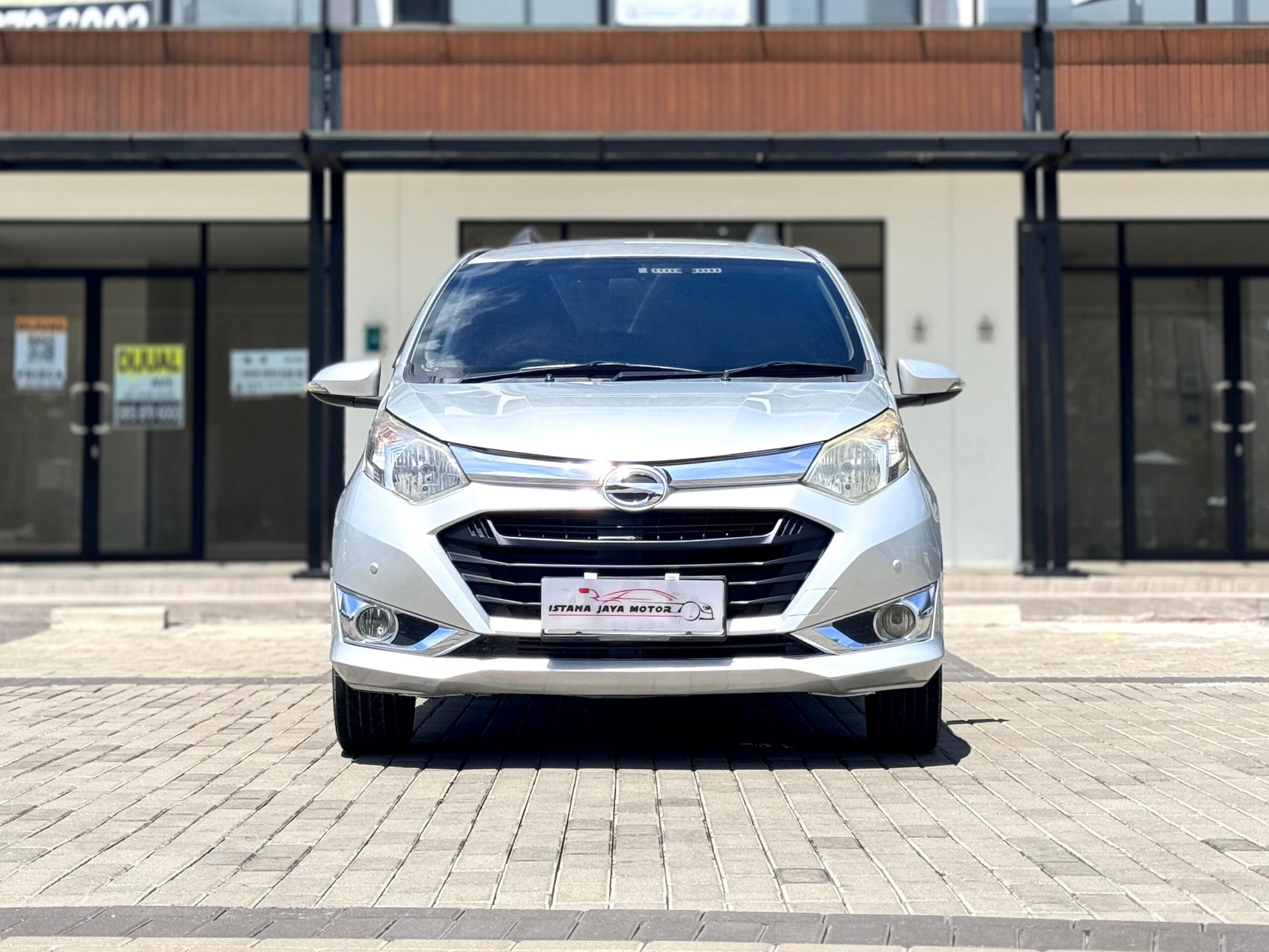 SIGRA R DELUXE AT SILVER 2018