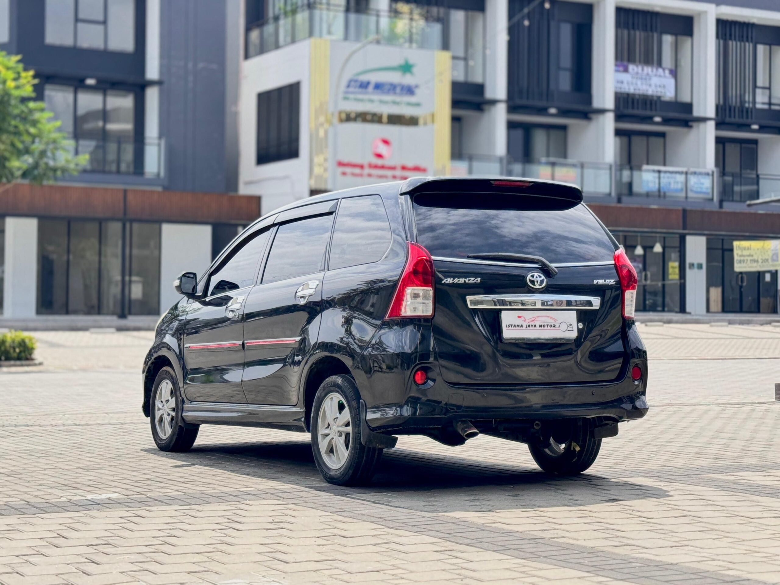 AVANZA VELOZ 1.5 AT HITAM 2012 - Gambar 4