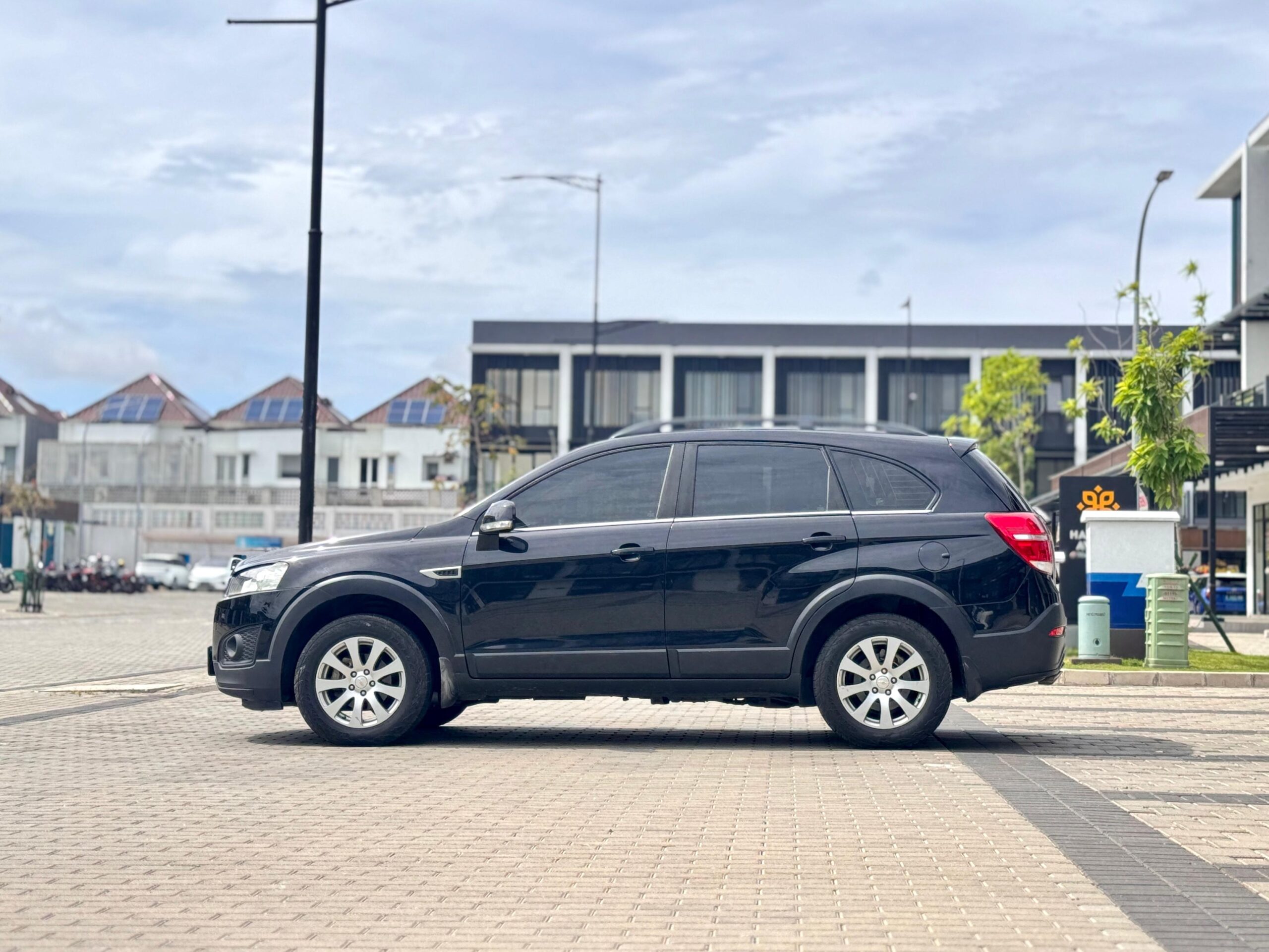 CAPTIVA 2.0 DIESEL AT HITAM 2015 - Gambar 4