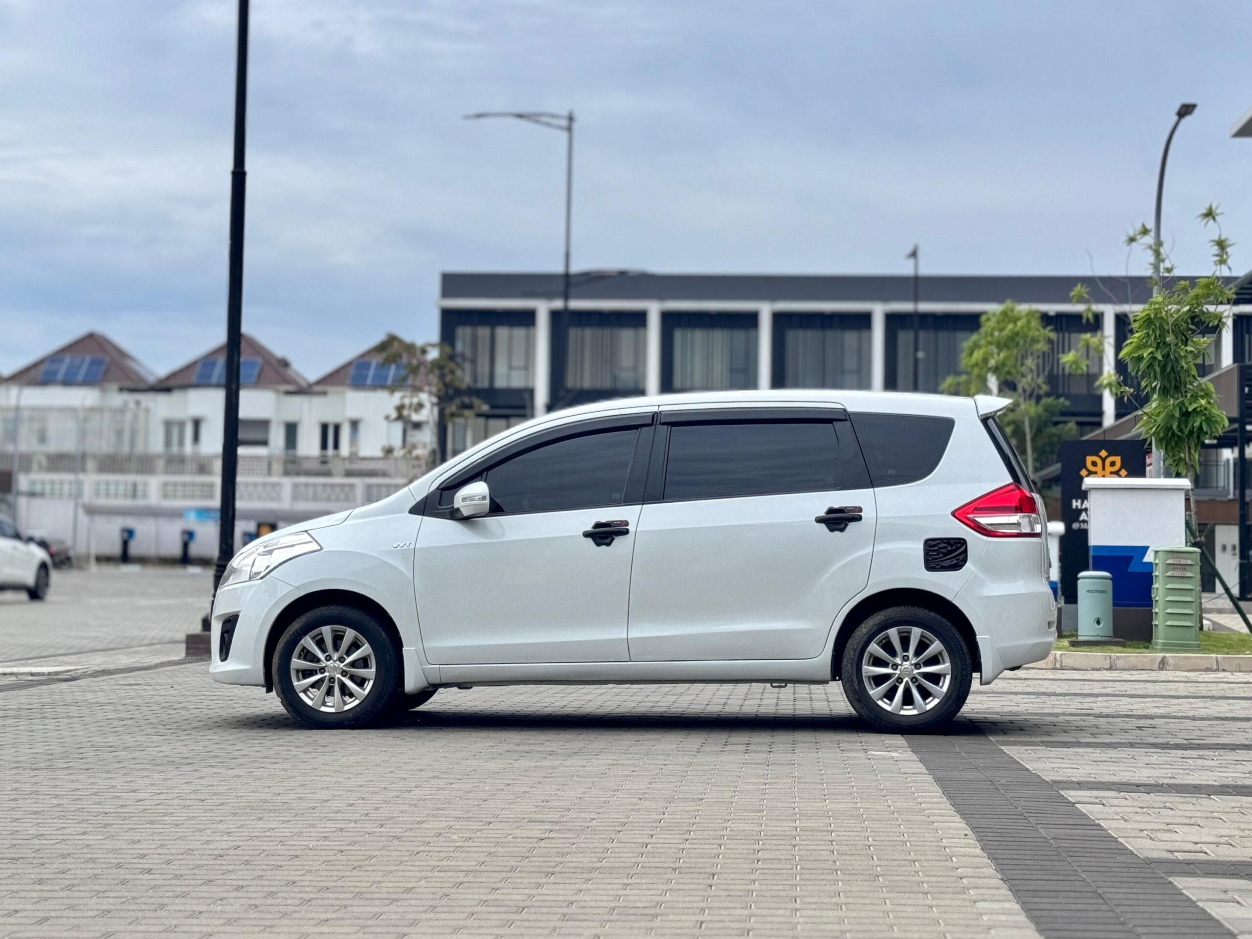 ERTIGA GL MT PUTIH 2013 - Gambar 4