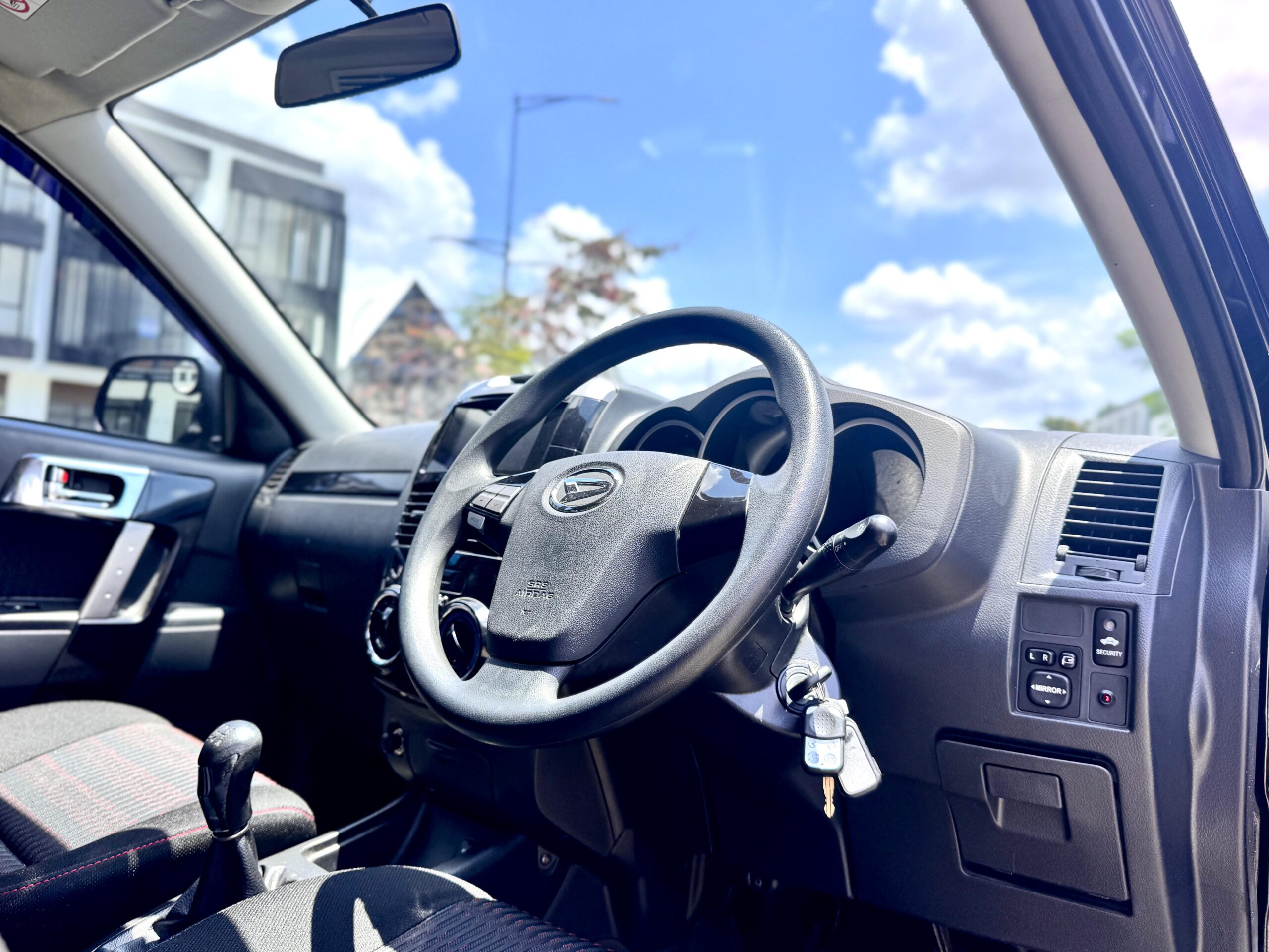 TERIOS R MT HITAM 2017 - Gambar 10