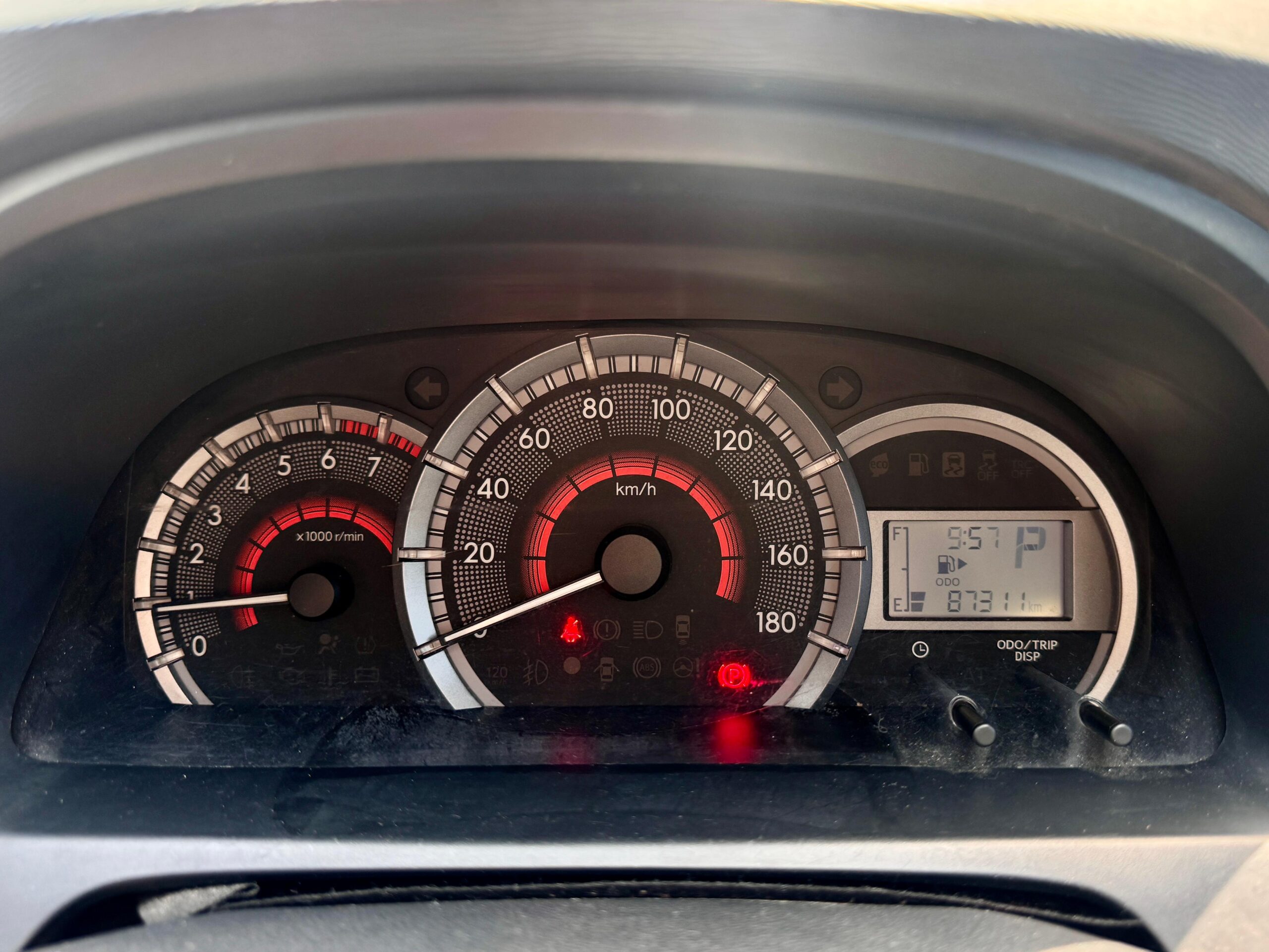 AVANZA G AT SILVER 2016 - Gambar 8