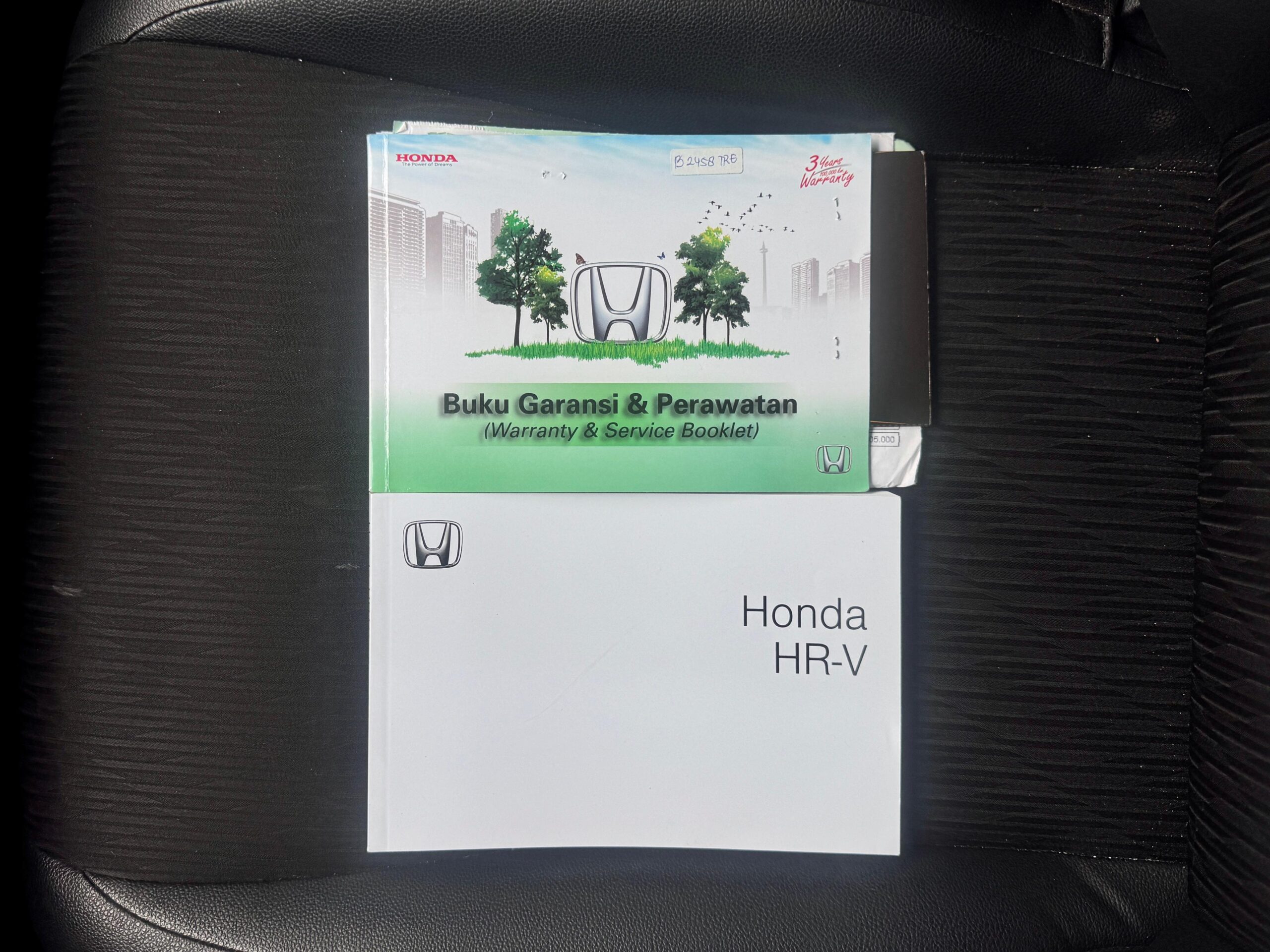 HRV E AT HITAM 2021 - Gambar 15