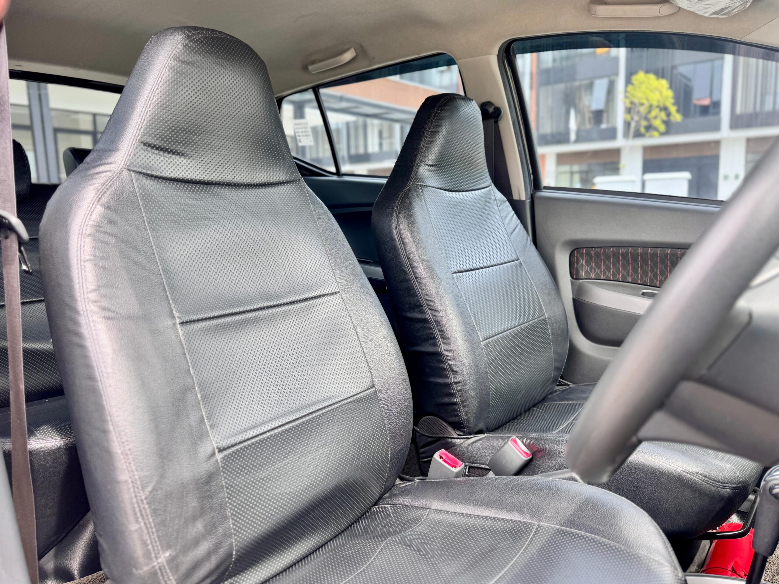 AGYA GR SPORT AT HITAM 2022 - Gambar 12