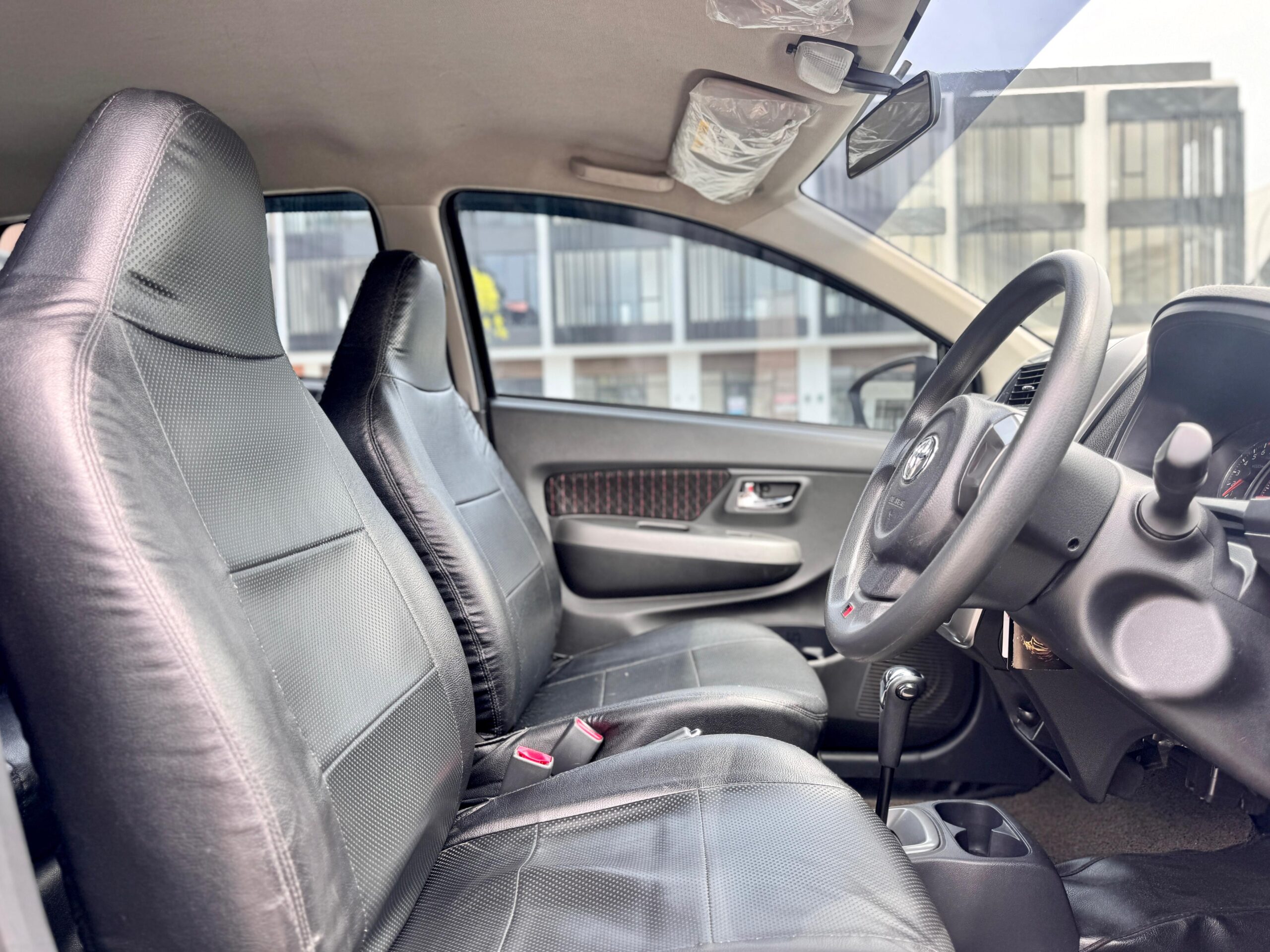 AGYA GR SPORT AT HITAM 2022 - Gambar 11