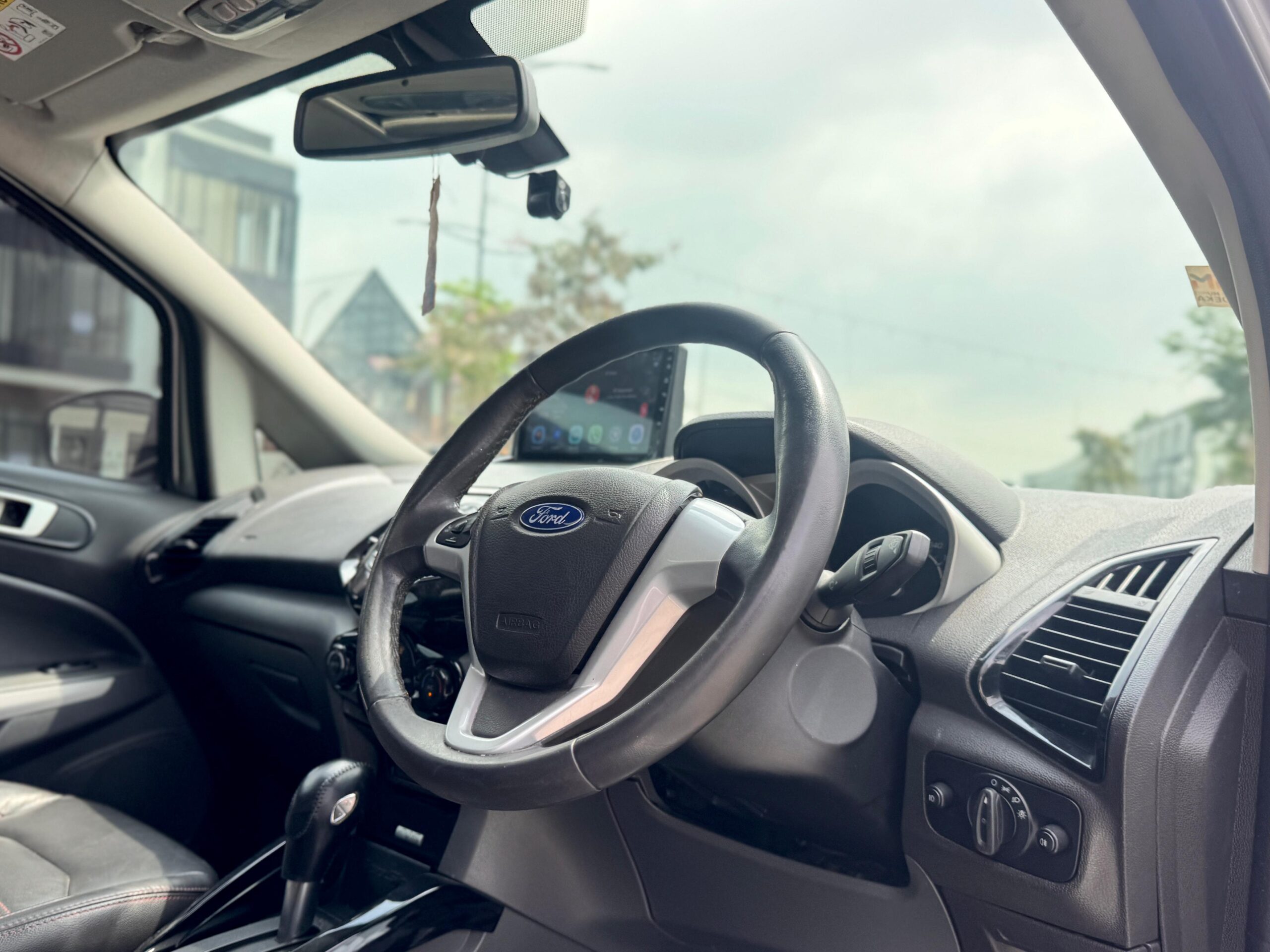 ECOSPORT TITANIUM AT SILVER 2014 - Gambar 10