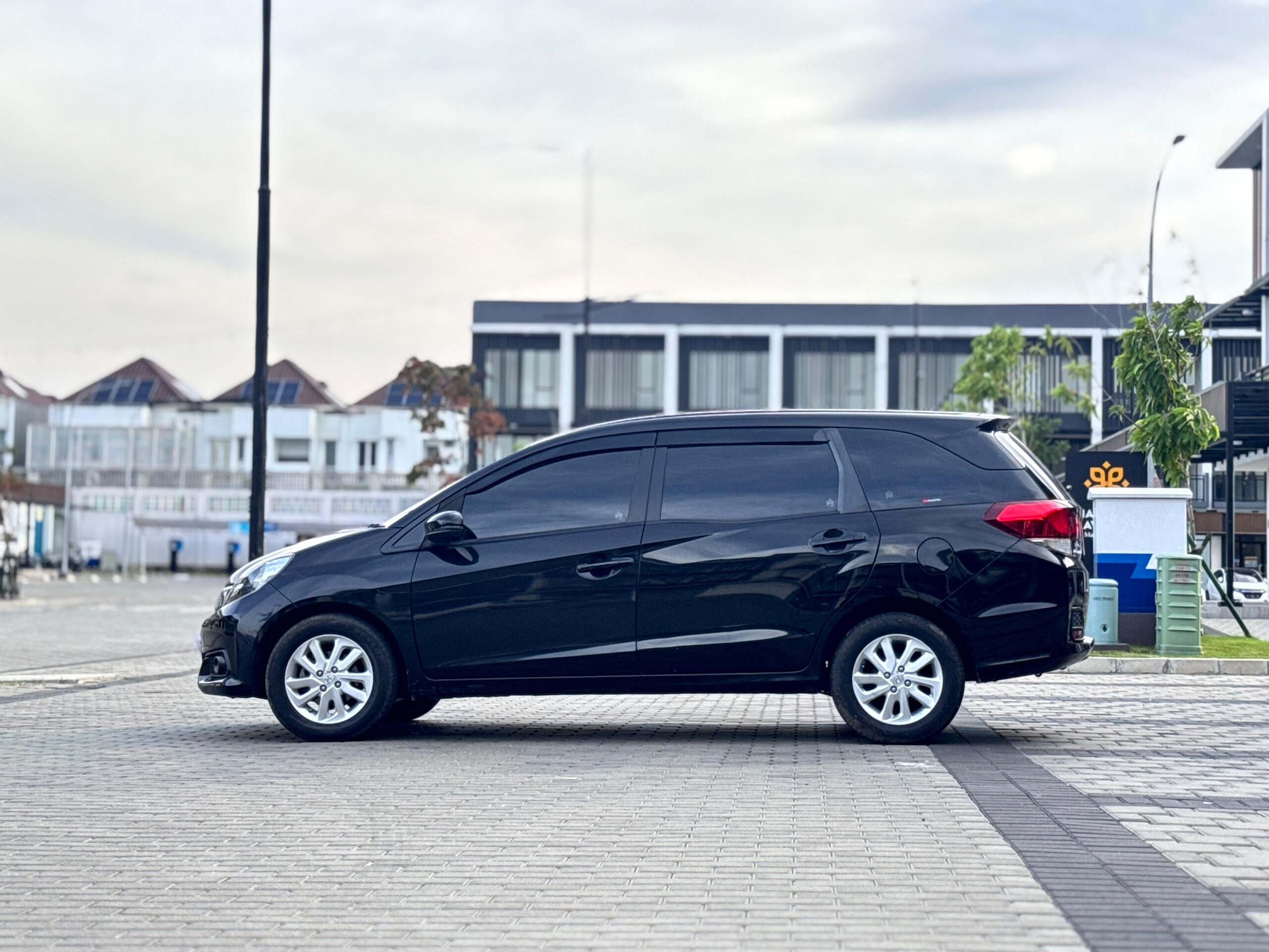 MOBILIO E AT HITAM 2016 - Gambar 4