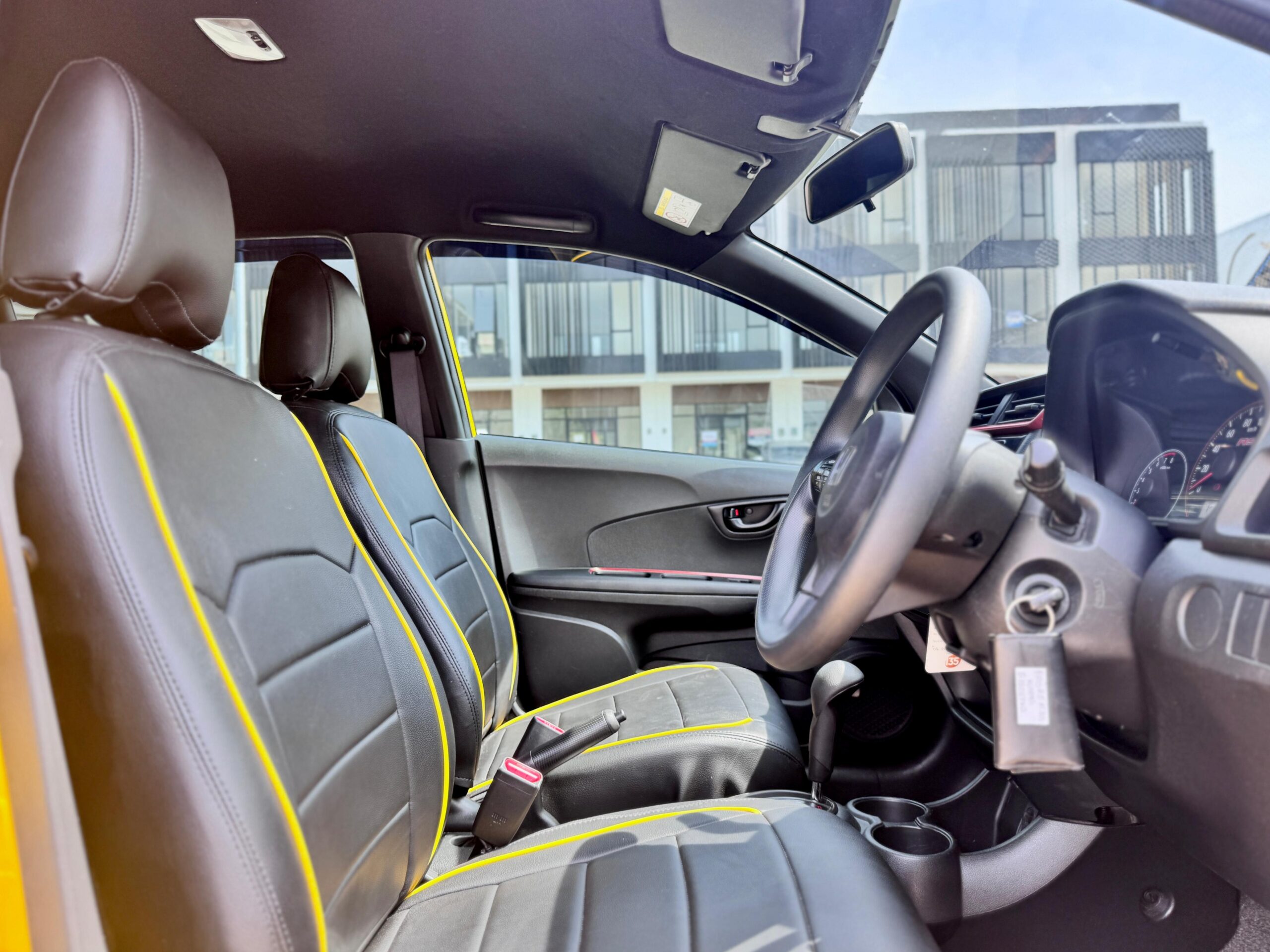 BRIO RS AT KUNING 2020 - Gambar 11