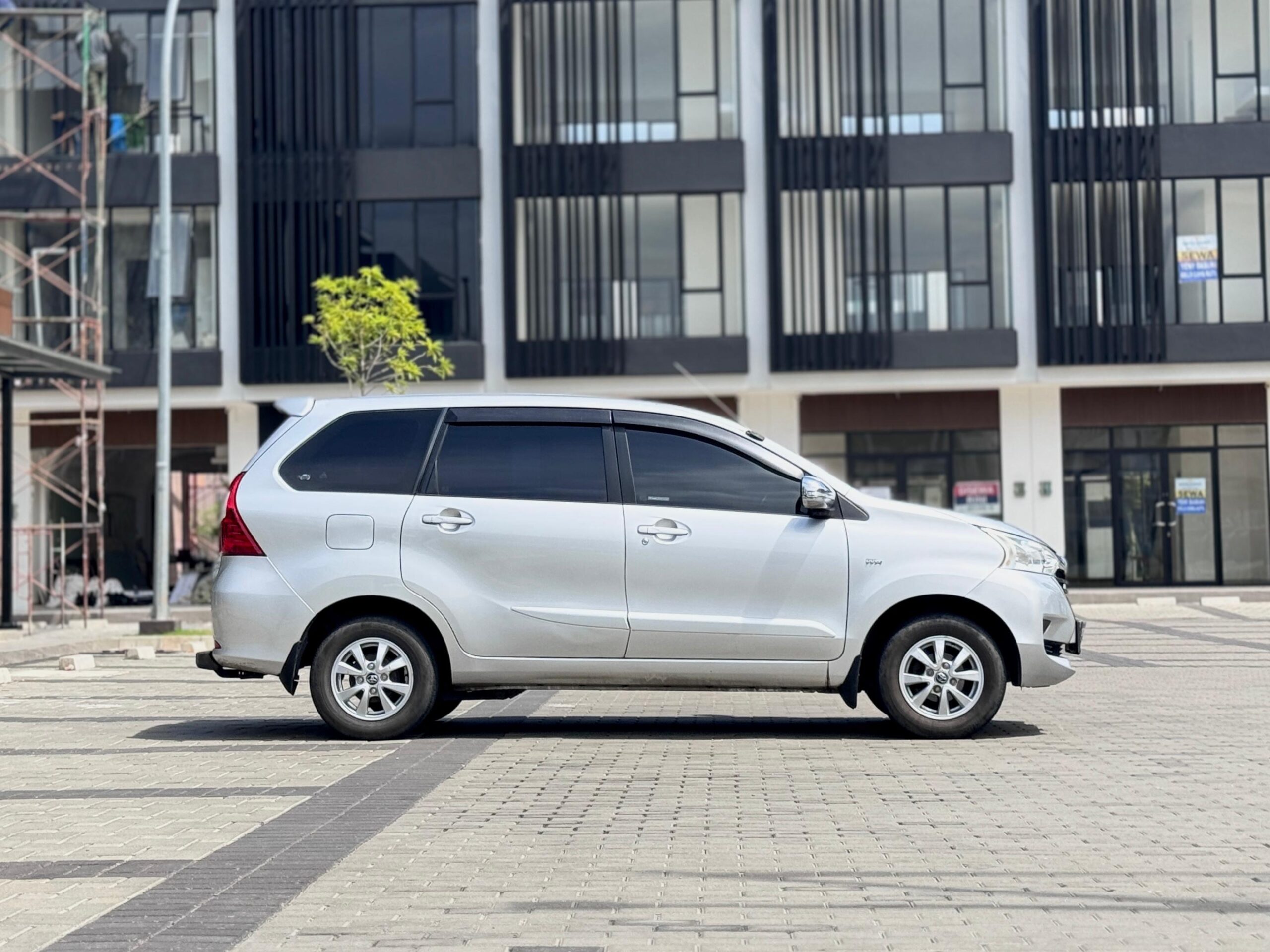 AVANZA G AT SILVER 2016 - Gambar 5