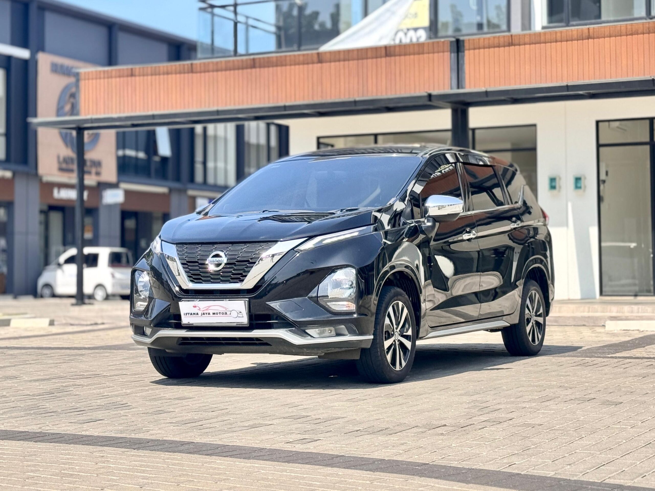 LIVINA VL AT HITAM 2021 - Gambar 3