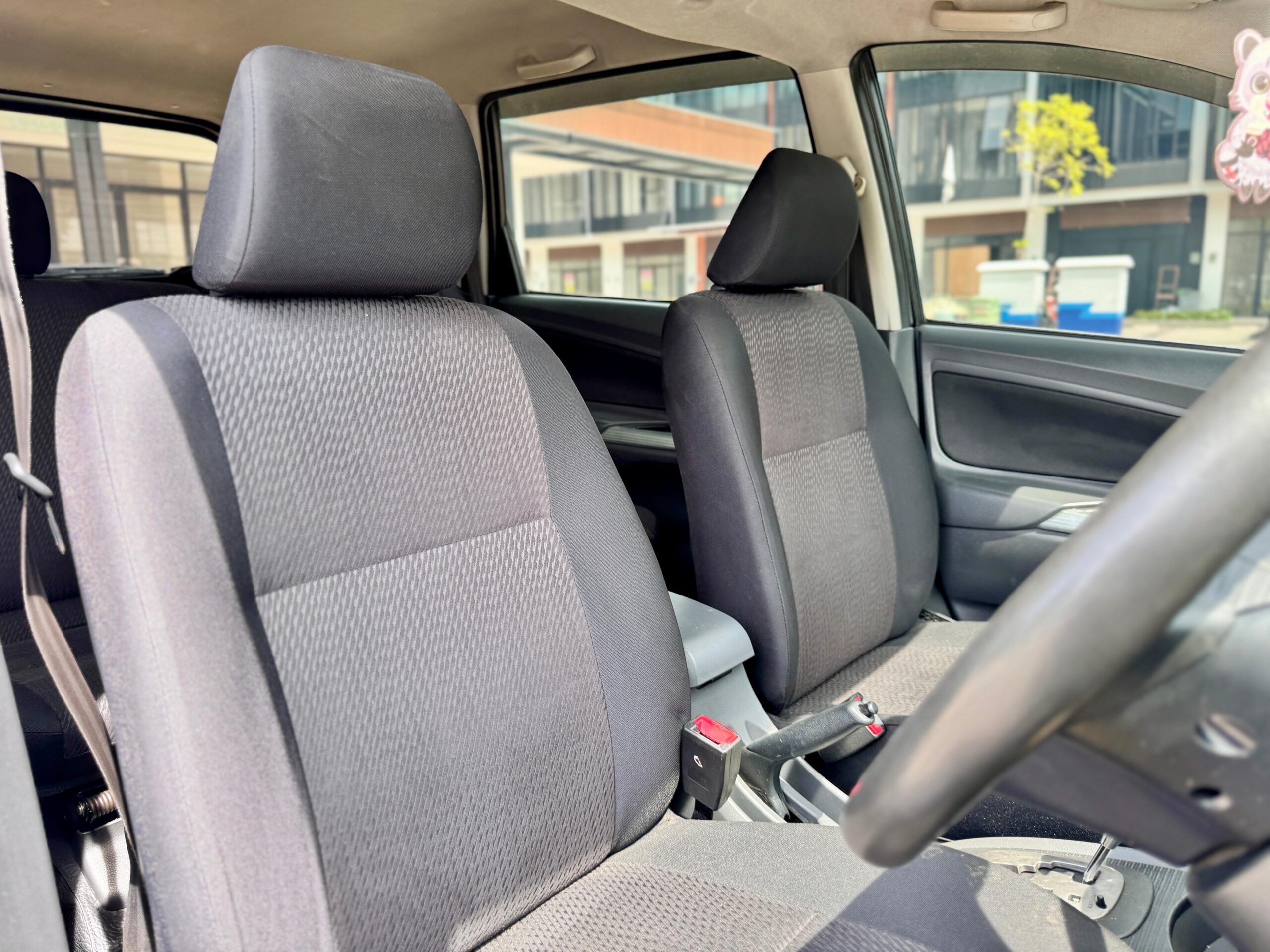 AVANZA VELOZ 1.5 AT HITAM 2012 - Gambar 12