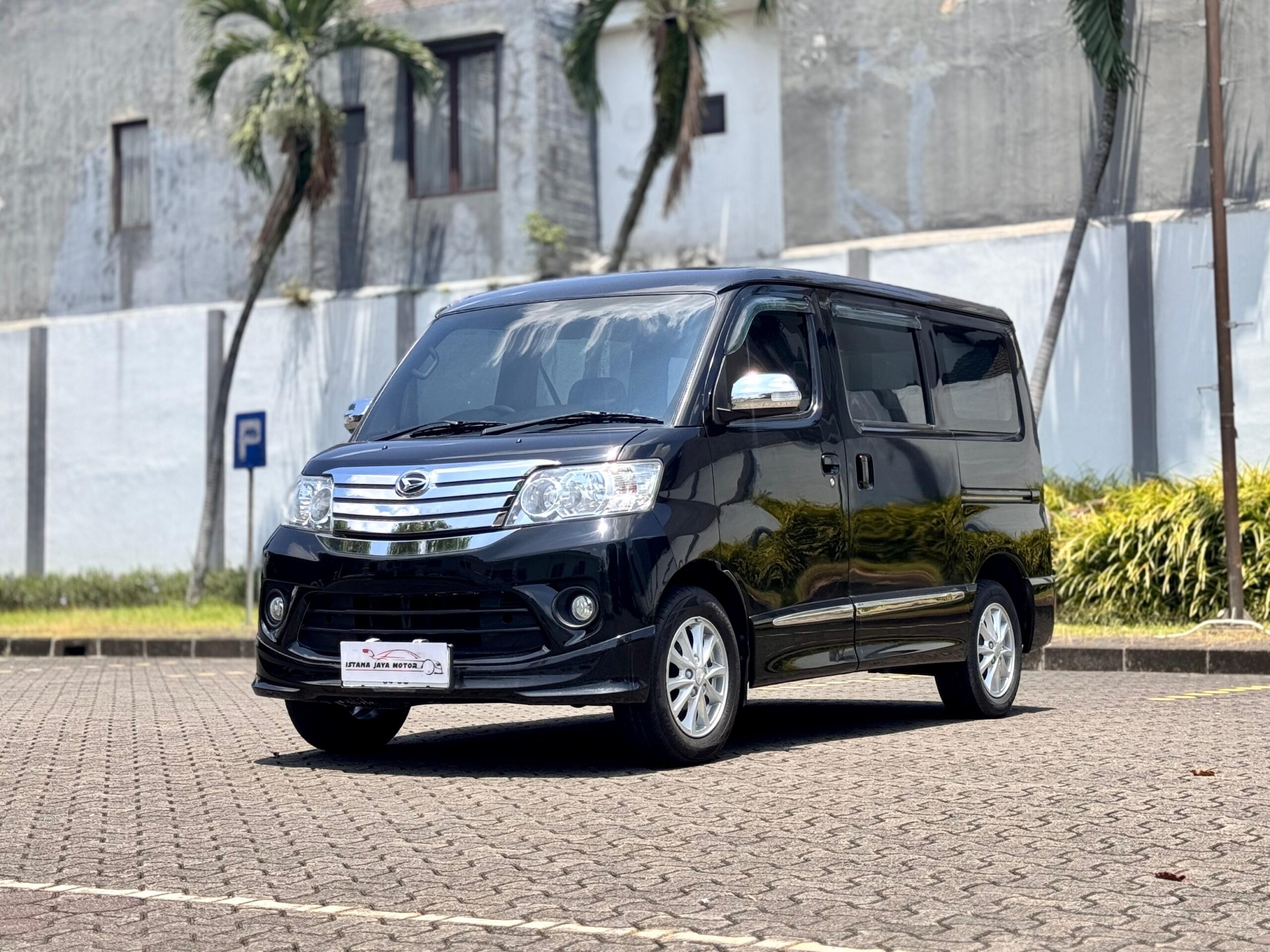 LUXIO MT HITAM 2020 - Gambar 2